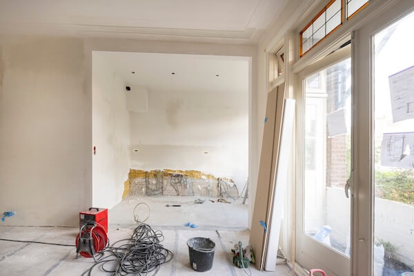 muur is verwijderd tussen kamer en keuken